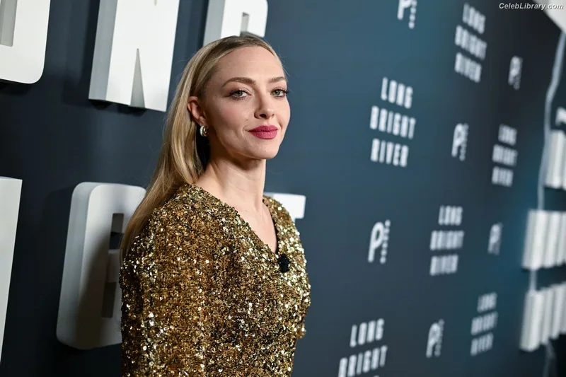 Amanda Seyfried photo 19 of 1296
