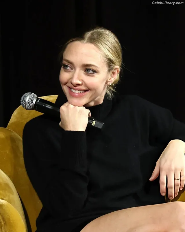 Amanda Seyfried photo 24 of 1296