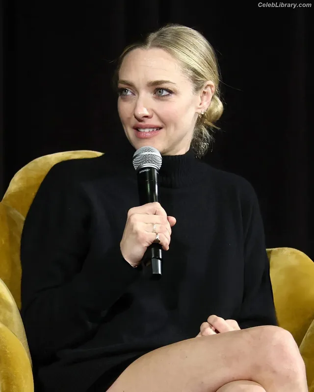 Amanda Seyfried photo 4 of 1296