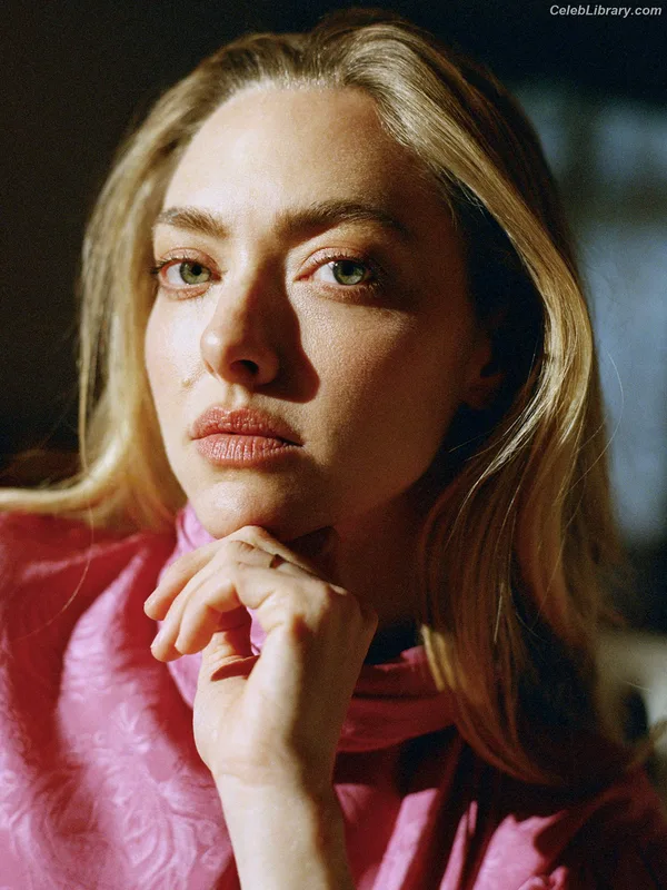 Amanda Seyfried photo 20 of 1296