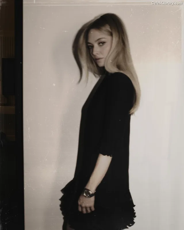 Amanda Seyfried photo 8 of 1296