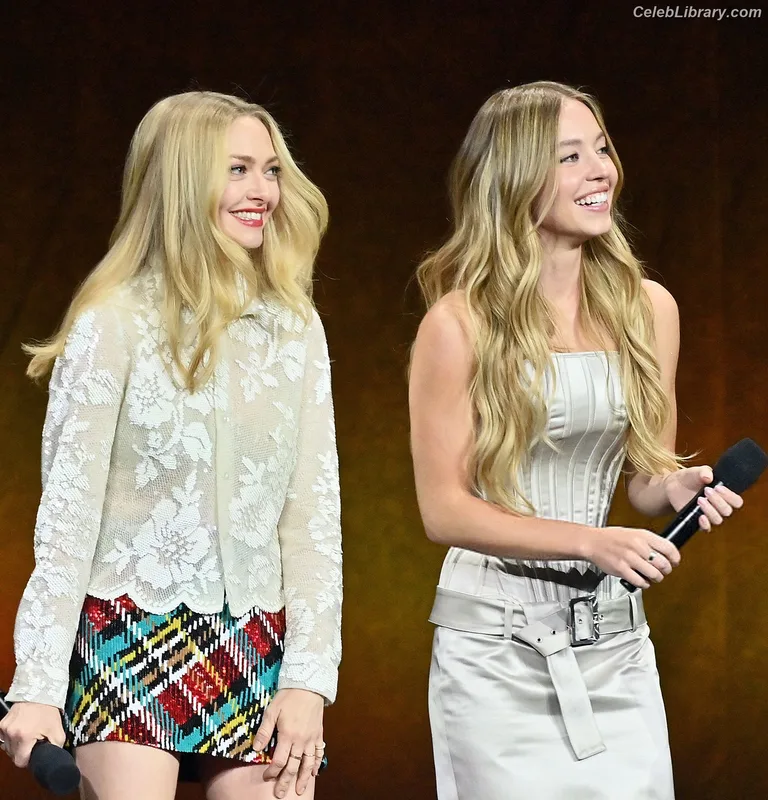 Amanda Seyfried photo 9 of 1296