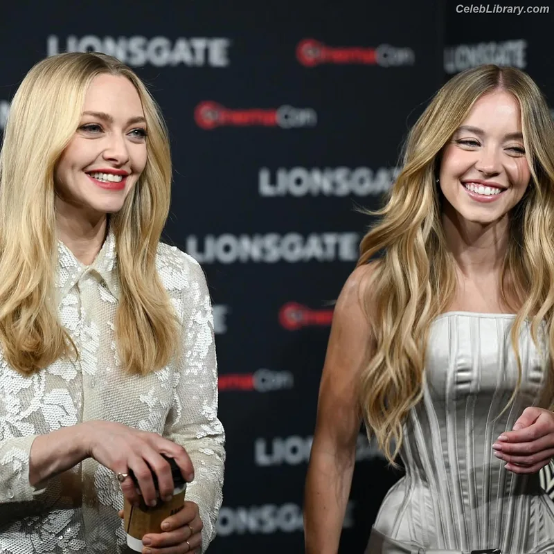 Amanda Seyfried photo 10 of 1296