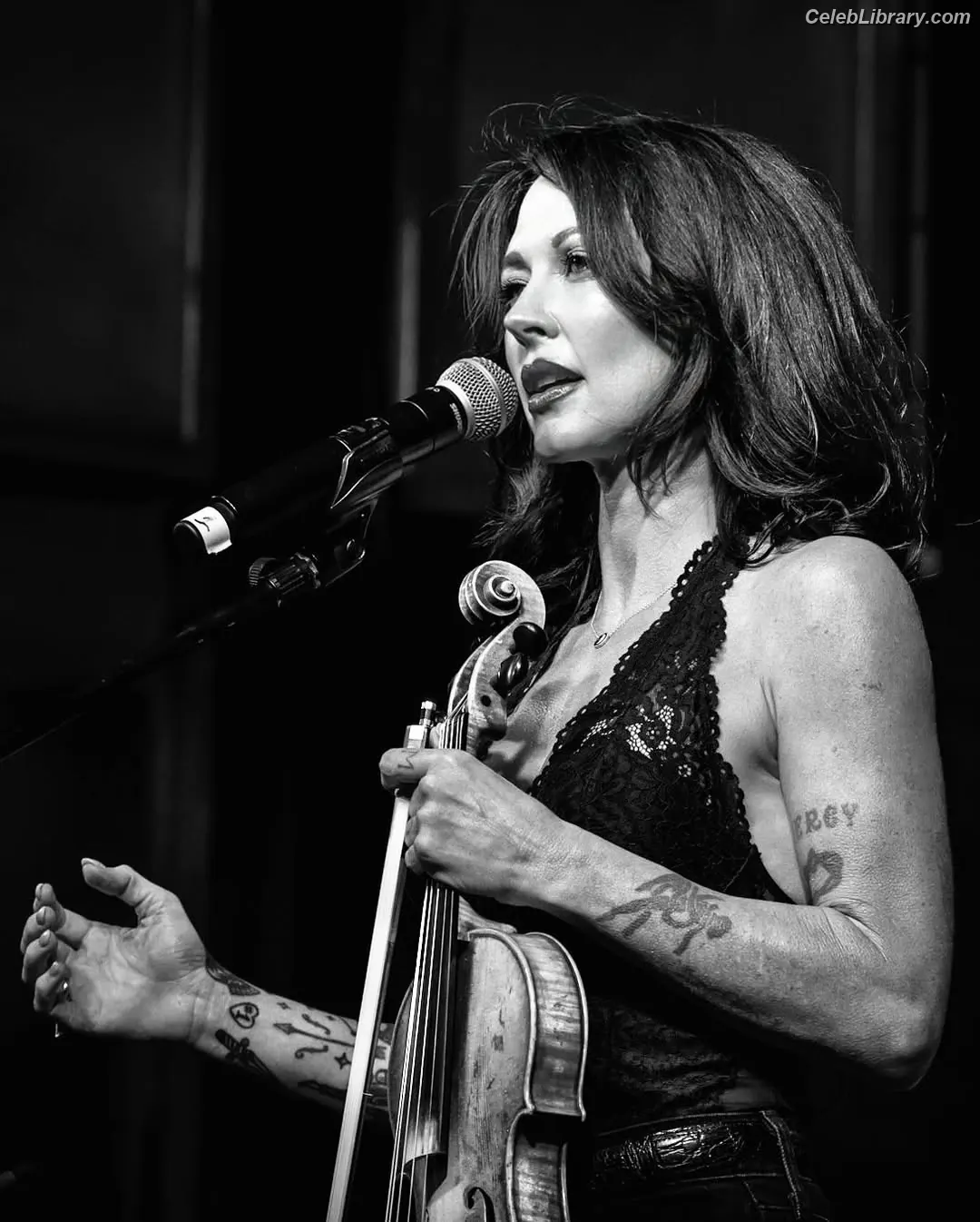 Amanda Shires photo 1 of 138