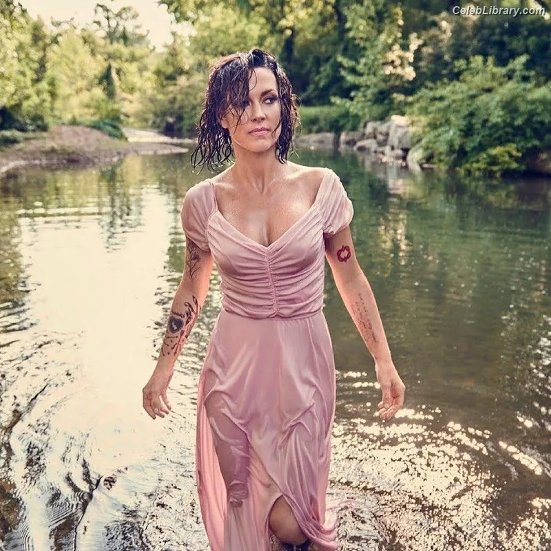 Amanda Shires photo 1 of 139