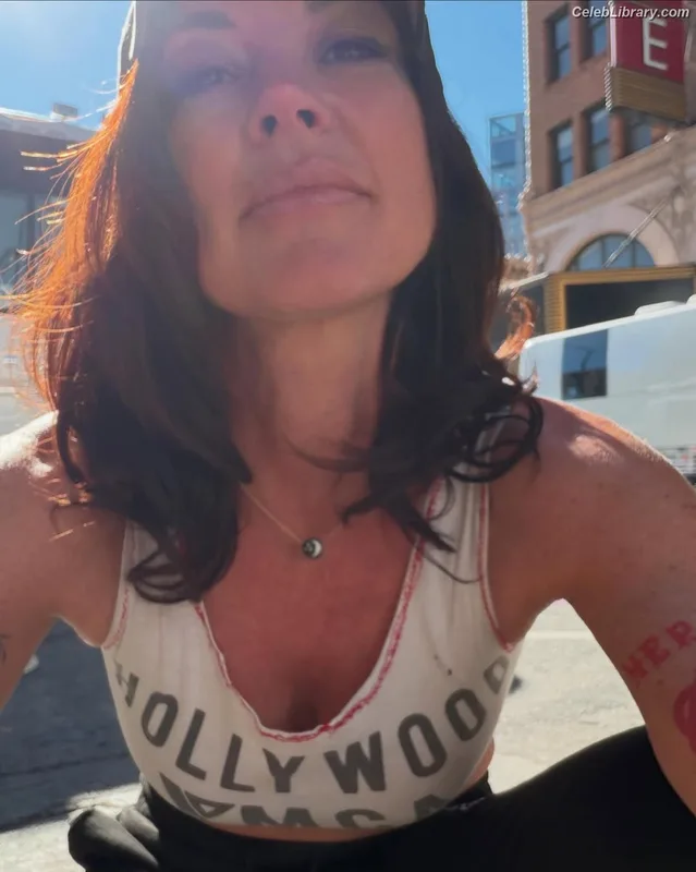 Amanda Shires photo 1 of 139