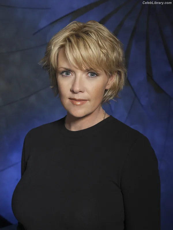 Amanda Tapping photo 16 of 73