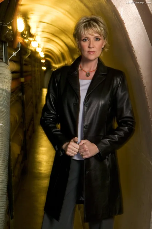Amanda Tapping photo 20 of 73