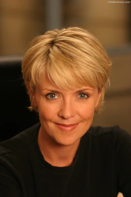 Amanda Tapping photo 22 of 73