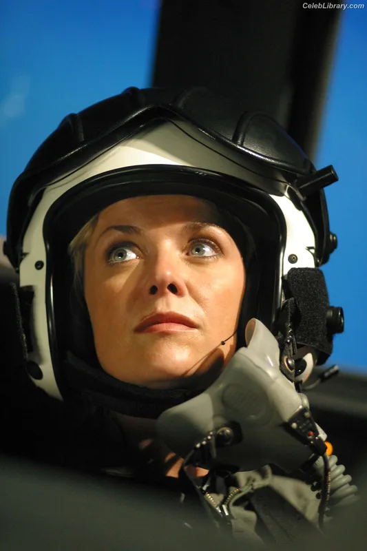 Amanda Tapping photo 23 of 73