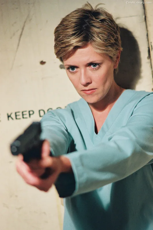 Amanda Tapping photo 6 of 73