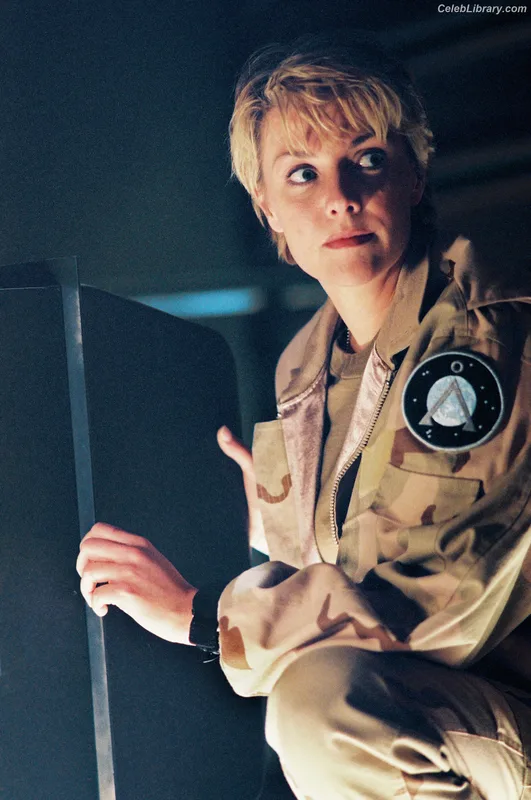 Amanda Tapping photo 7 of 73