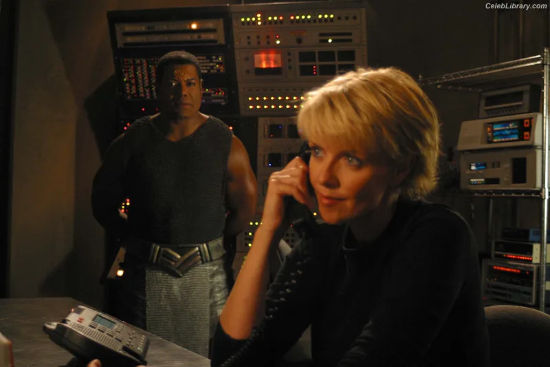 Amanda Tapping photo 10 of 73