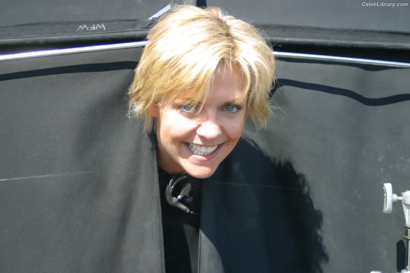 Amanda Tapping photo 11 of 73