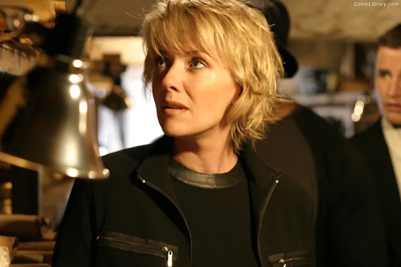 Amanda Tapping photo 21 of 73