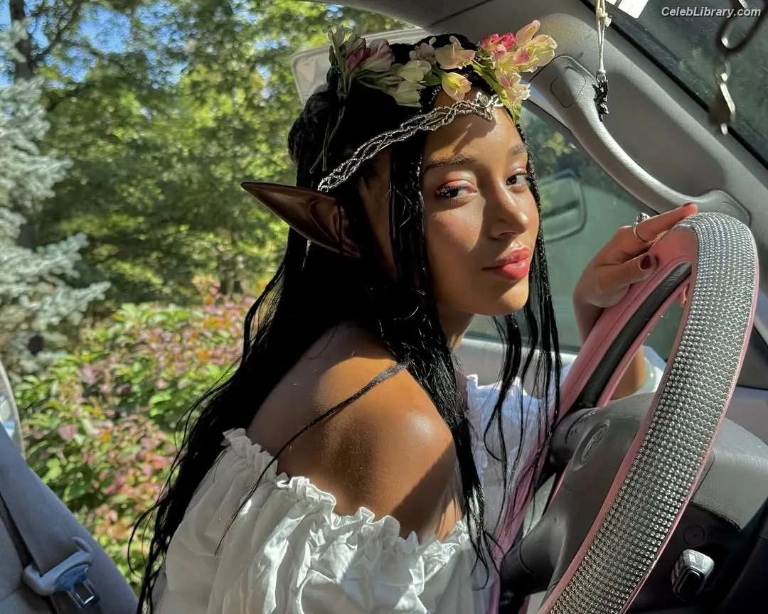 Amandla Stenberg photo 5 of 114
