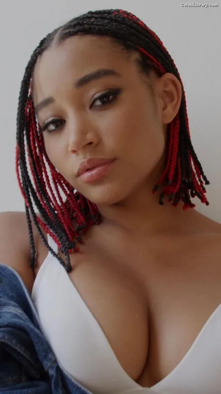 Amandla Stenberg photo 1 of 115