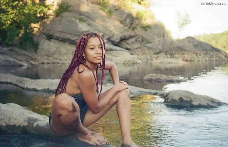 Amandla Stenberg photo 17 of 115