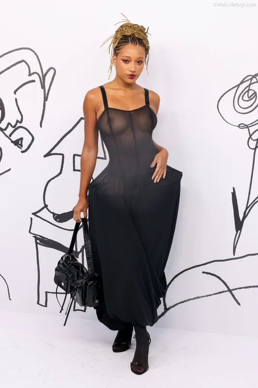 Amandla Stenberg photo 24 of 115