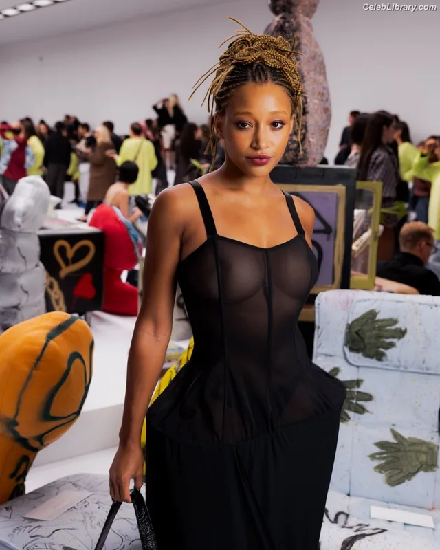 Amandla Stenberg photo 24 of 115