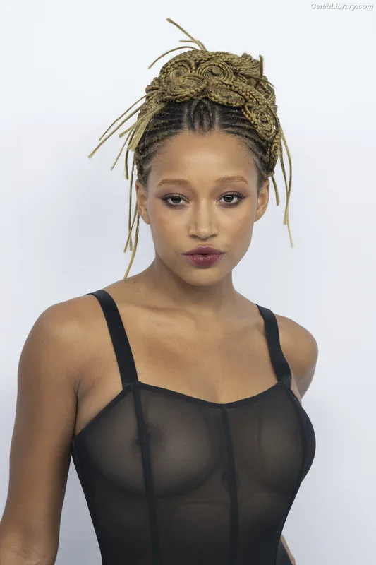 Amandla Stenberg photo 8 of 115