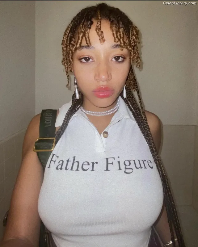Amandla Stenberg photo 4 of 115