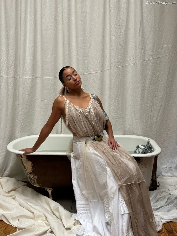 Amandla Stenberg photo 11 of 115