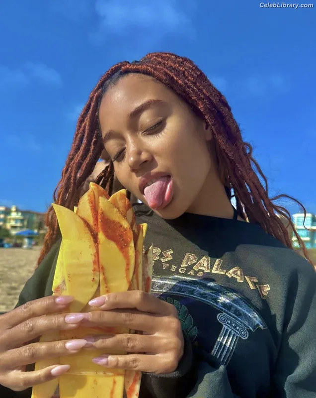 Amandla Stenberg photo 13 of 115