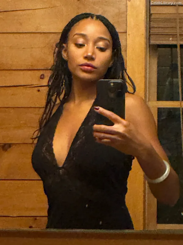 Amandla Stenberg photo 14 of 115