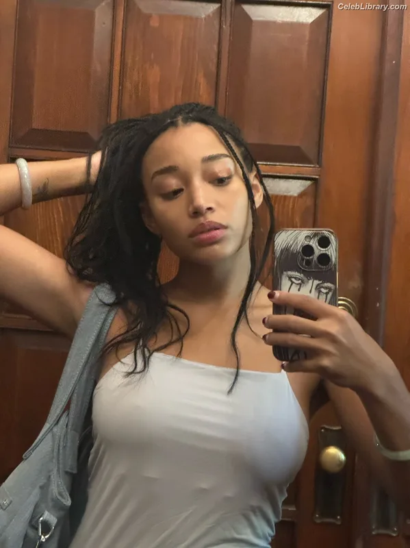 Amandla Stenberg photo 18 of 115