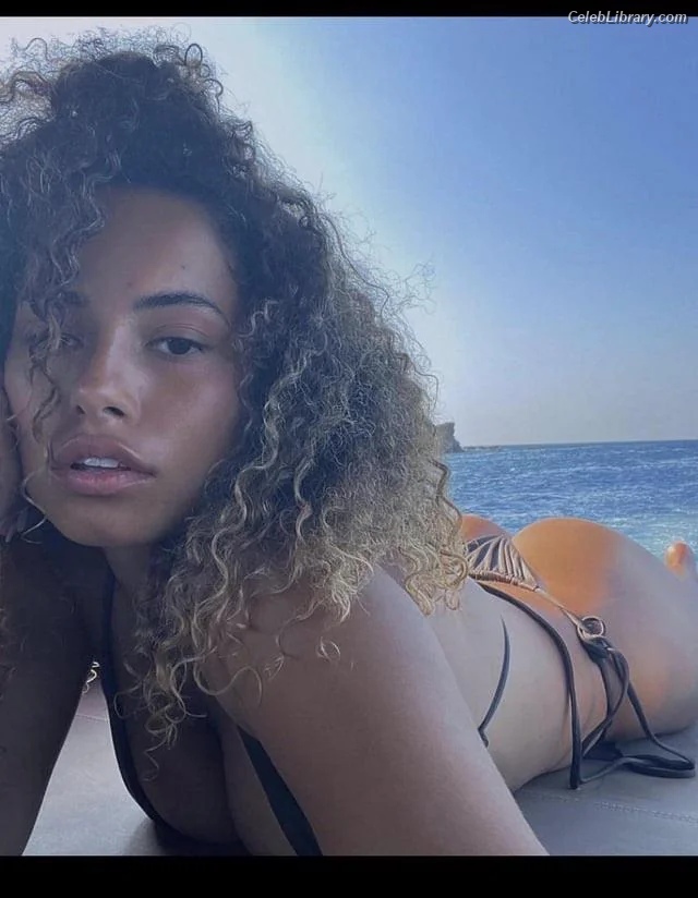 Amber Gill photo 1 of 13
