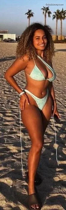 Amber Gill photo 5 of 13