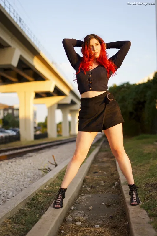 Amber Lee Connors photo 19 of 105