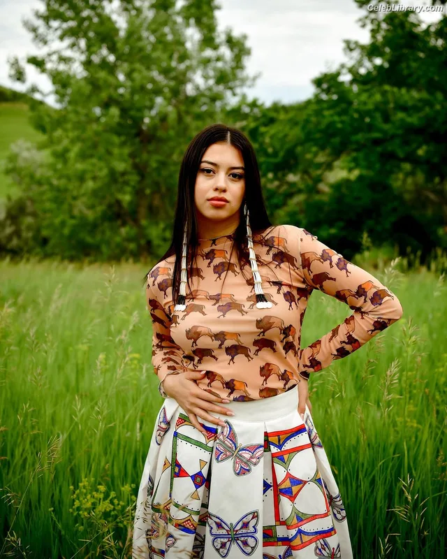 Amber Midthunder photo 19 of 551
