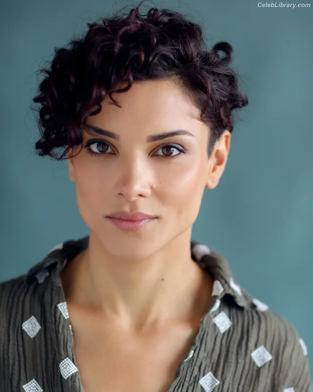 Amber Rose Revah photo 6 of 14