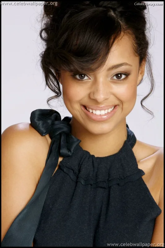 Amber Stevens West photo 5 of 64
