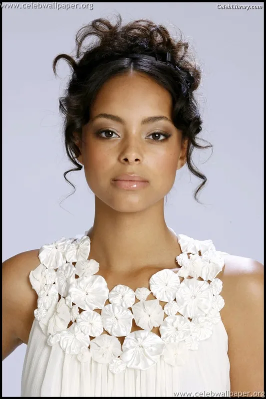 Amber Stevens West photo 3 of 64