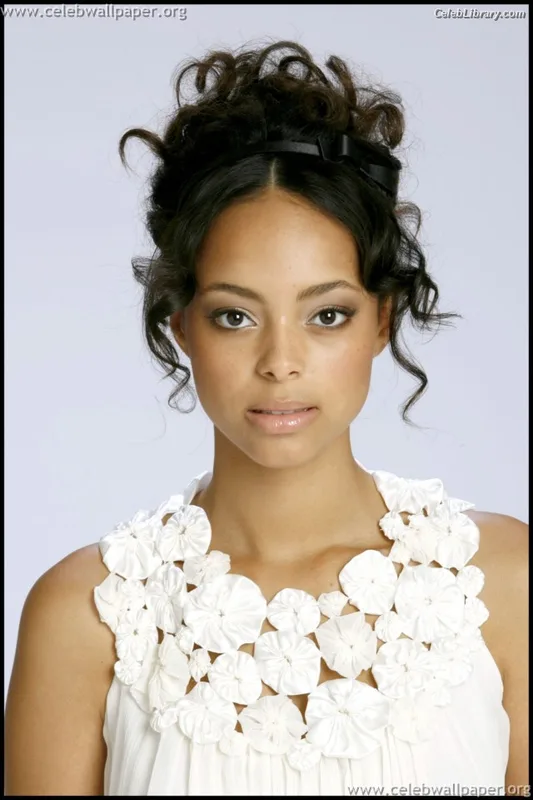 Amber Stevens West photo 7 of 64