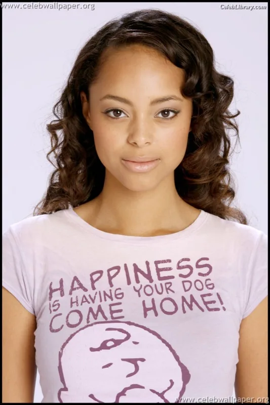 Amber Stevens West photo 22 of 64
