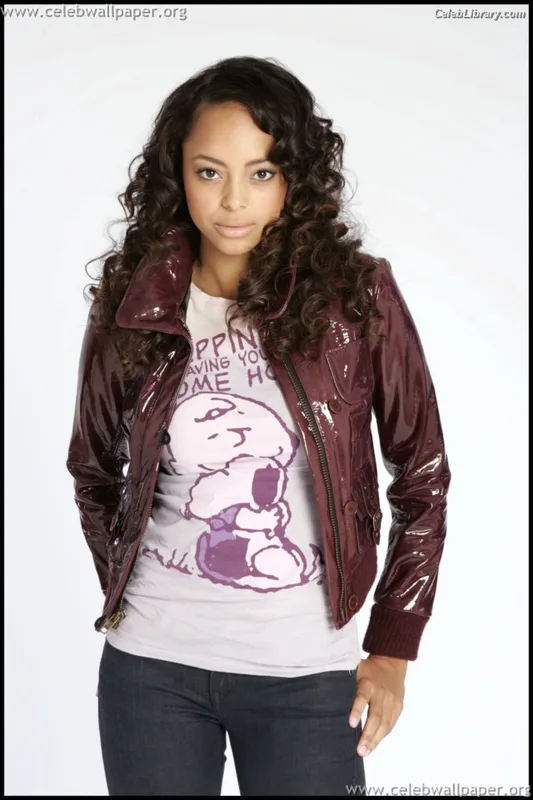 Amber Stevens West photo 23 of 64