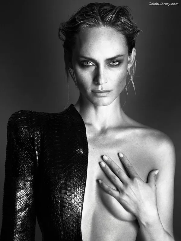 Amber Valletta photo 7 of 57