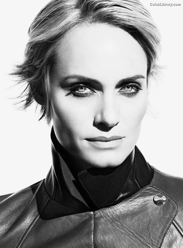 Amber Valletta photo 19 of 57