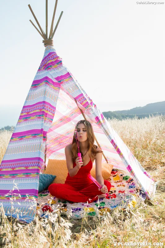 Amberleigh West photo 3 of 676