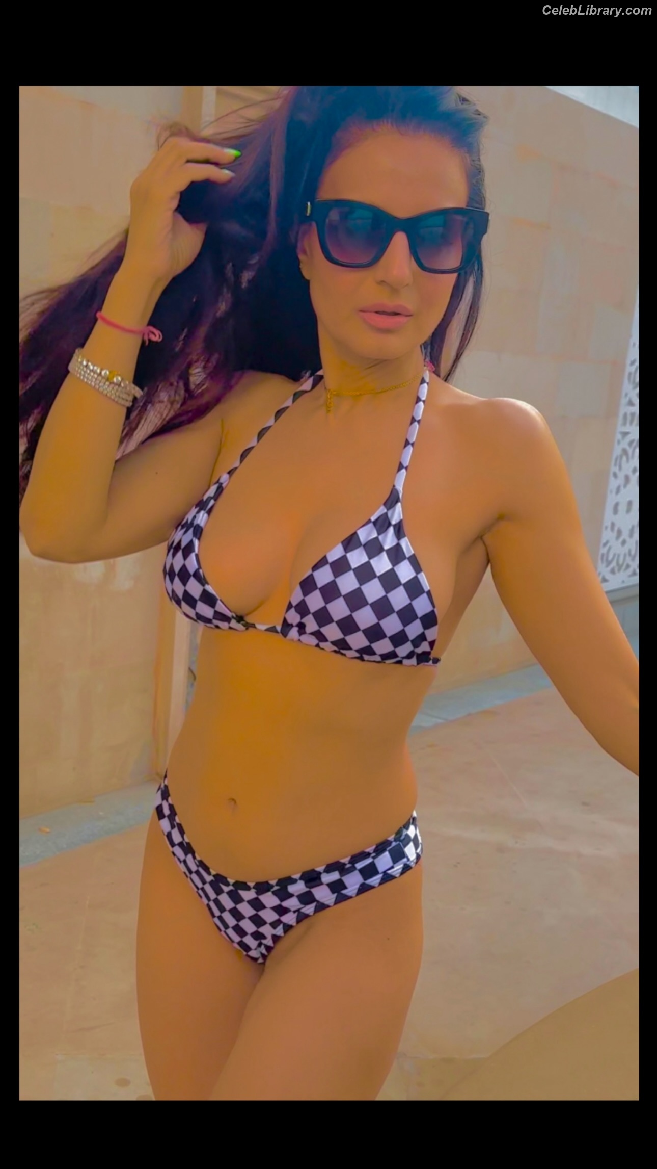 Ameesha Patel photo 14 of 52