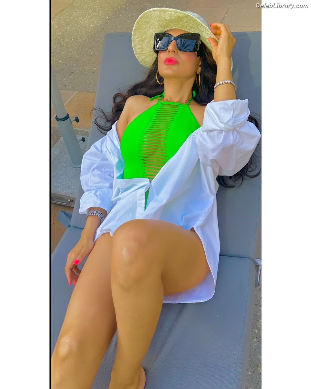 Ameesha Patel photo 6 of 52