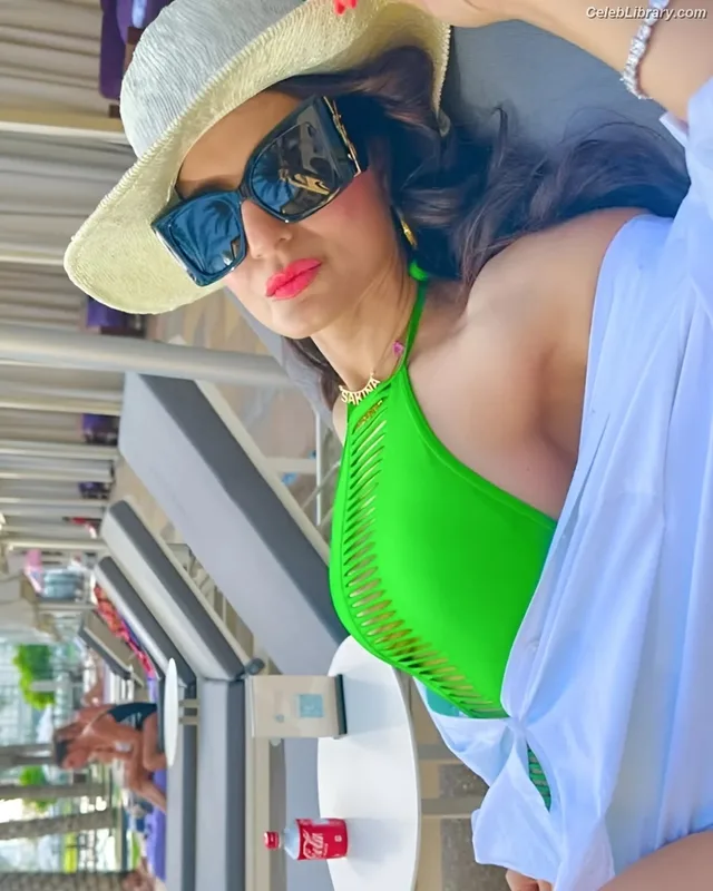 Ameesha Patel photo 1 of 52