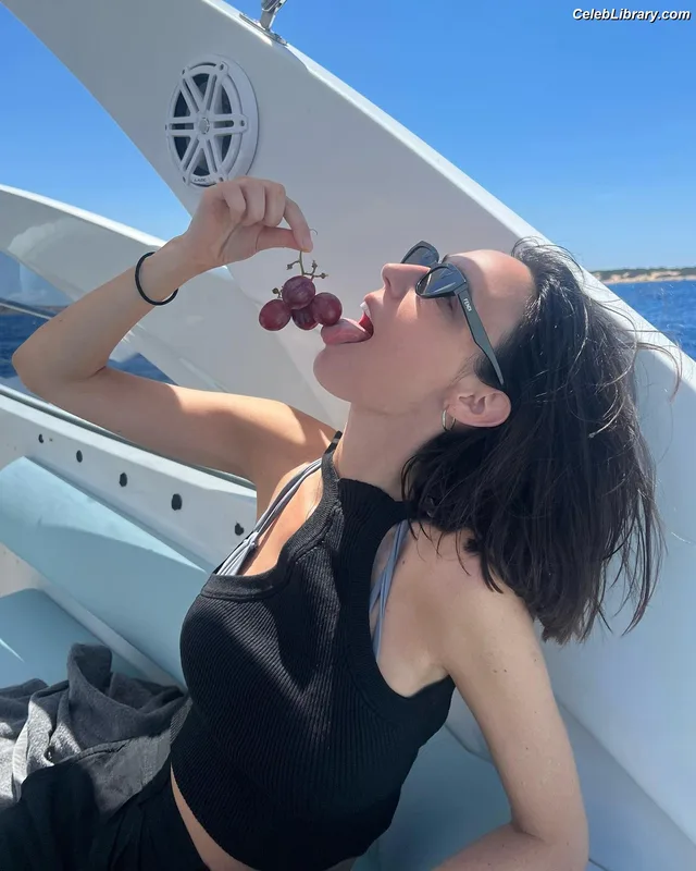 Amelie Lens photo 7 of 80
