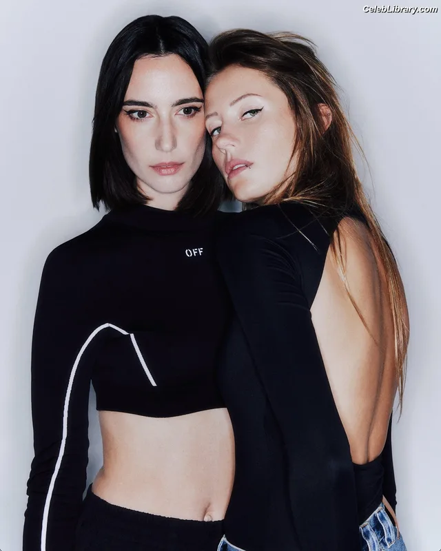 Amelie Lens photo 4 of 80