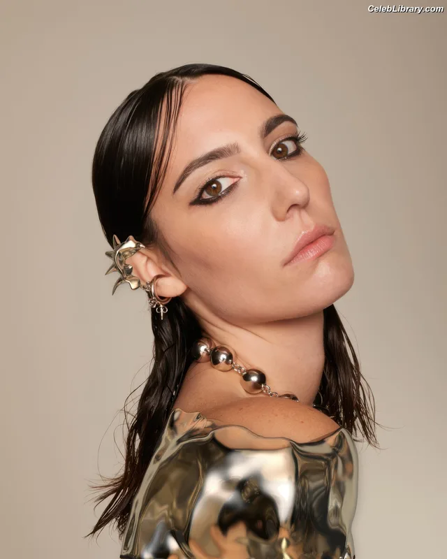 Amelie Lens photo 4 of 80