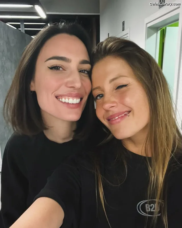 Amelie Lens photo 16 of 80